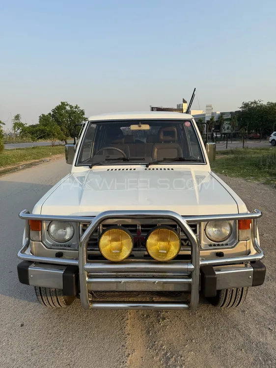 Mitsubishi Pajero 1990 for Sale in Islamabad Image-1