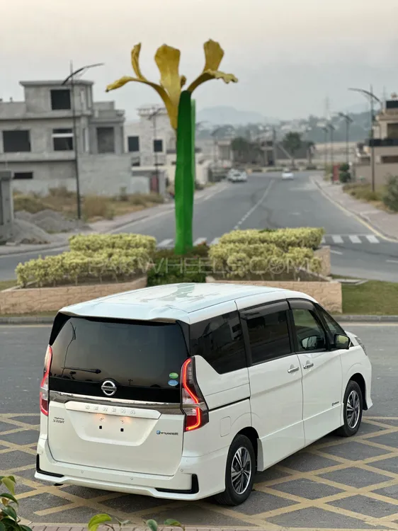 Nissan Serena 2020 for Sale in Wah cantt Image-1