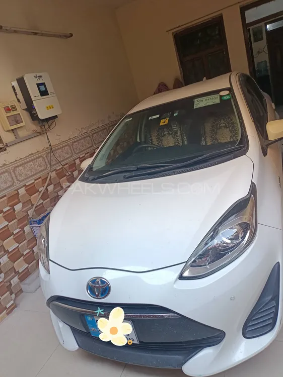 Toyota Aqua 2019 for Sale in Peshawar Image-1