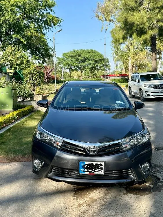 Toyota Corolla 2017 for Sale in Islamabad Image-1
