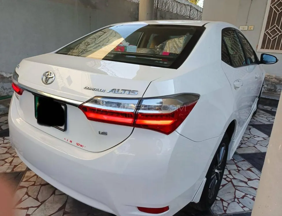 Toyota Corolla 2018 for Sale in Phalia Image-1