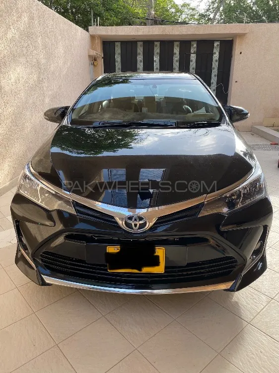 Toyota Corolla 2017 for Sale in Karachi Image-1