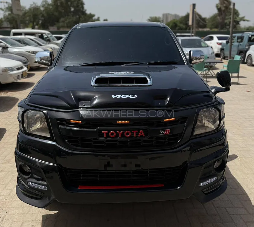Toyota Hilux 2013 for Sale in Karachi Image-1