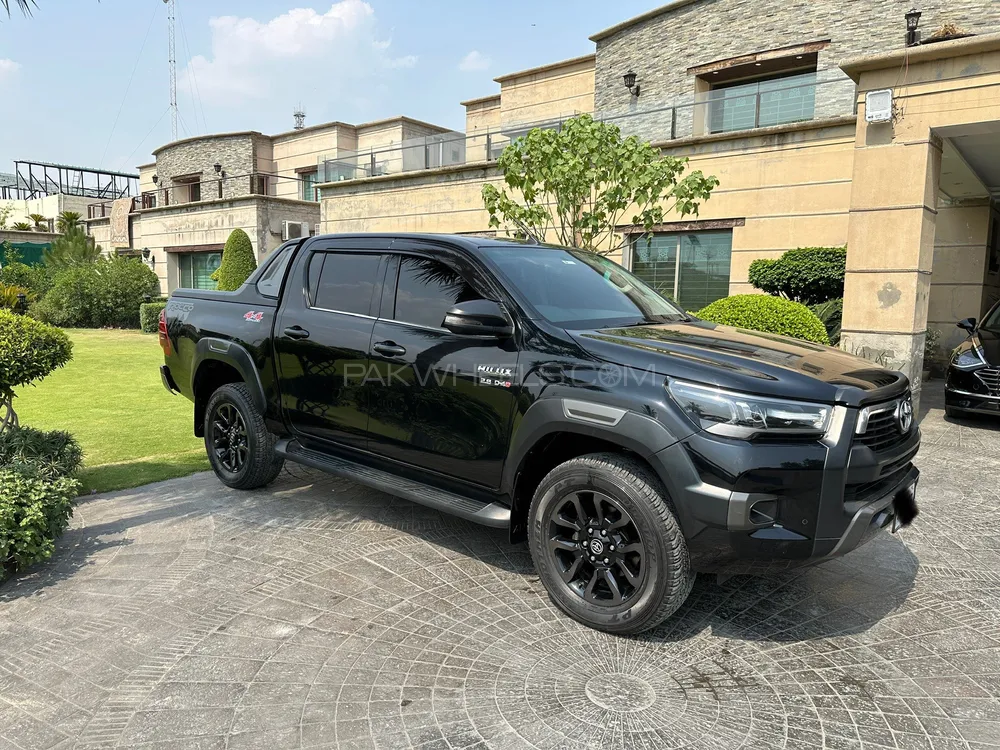 Toyota Hilux 2023 for Sale in Kamoke Image-1