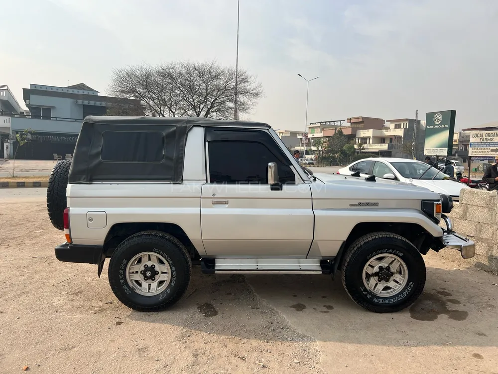 Toyota Land Cruiser 1990 for Sale in Islamabad Image-1