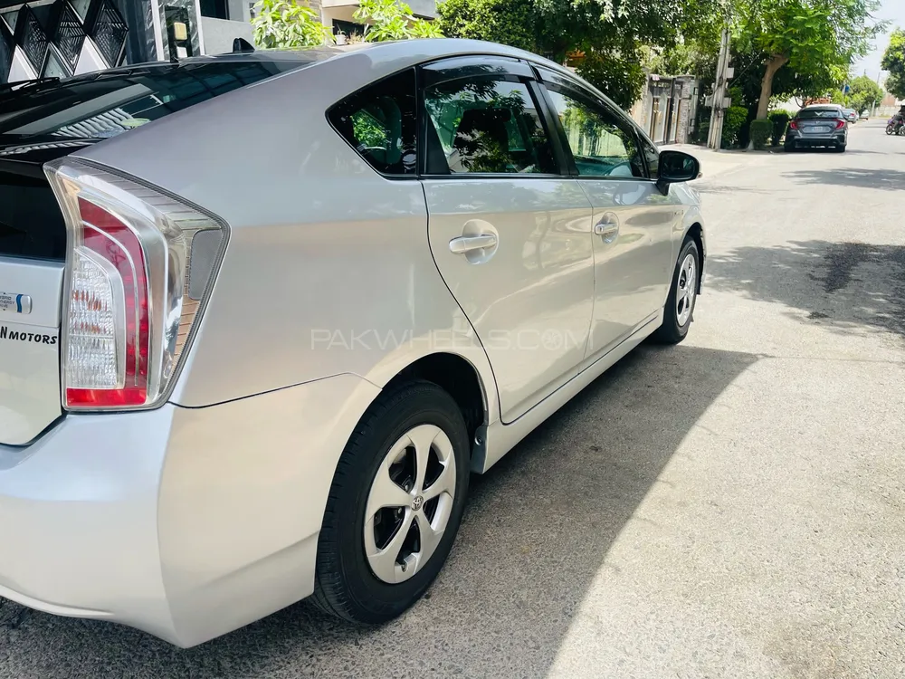 Toyota Prius 2013 for Sale in Gujranwala Image-1
