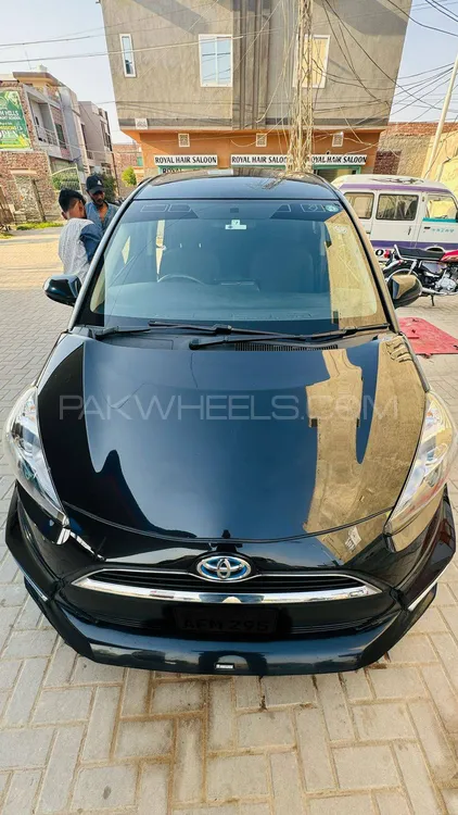 Toyota Sienta 2016 for Sale in Faisalabad Image-1