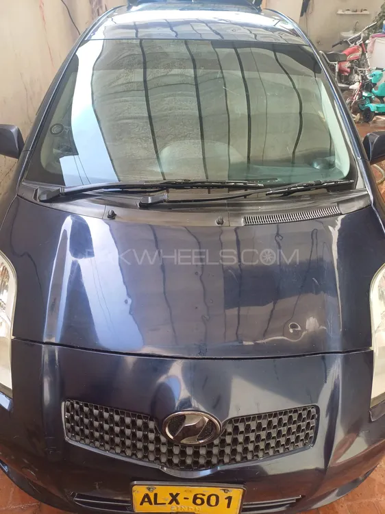 Toyota Vitz 2005 for Sale in Bannu Image-1