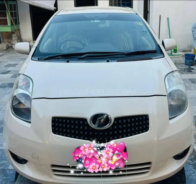 Toyota Vitz 2005 for Sale in Abbottabad Image-1