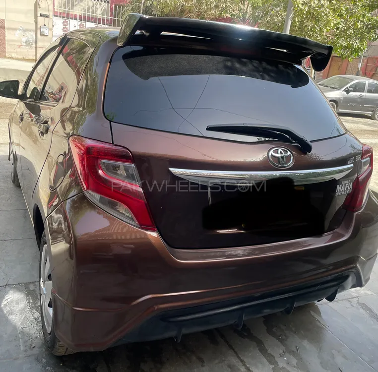 Toyota Vitz 2014 for Sale in Karachi Image-1