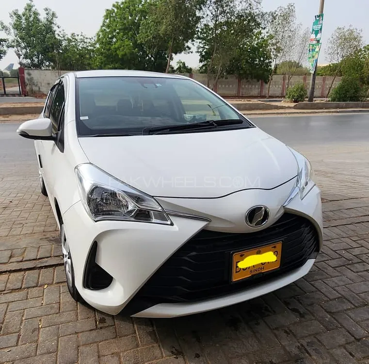 Toyota Vitz 2018 for Sale in Karachi Image-1