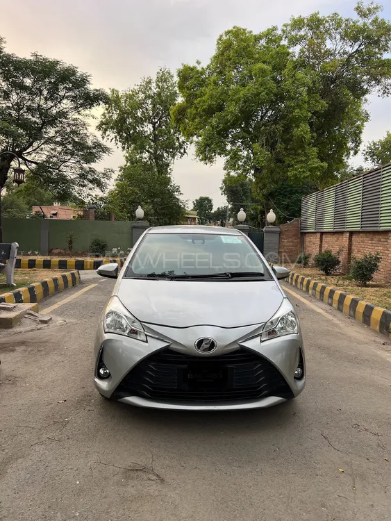 Toyota Vitz 2017 for Sale in Peshawar Image-1