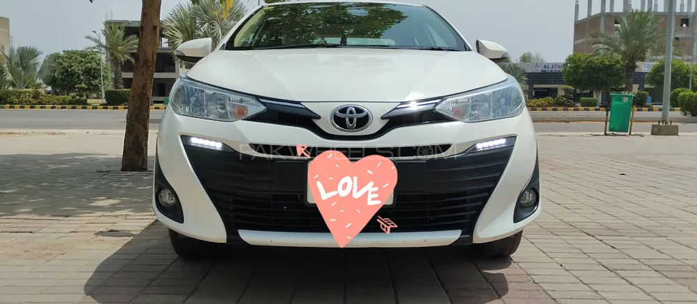Toyota Yaris Sedan 2020 for Sale in Lahore Image-1