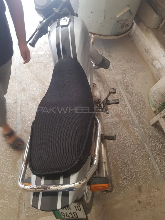 Yamaha FZR 400 2010 for Sale Image-1
