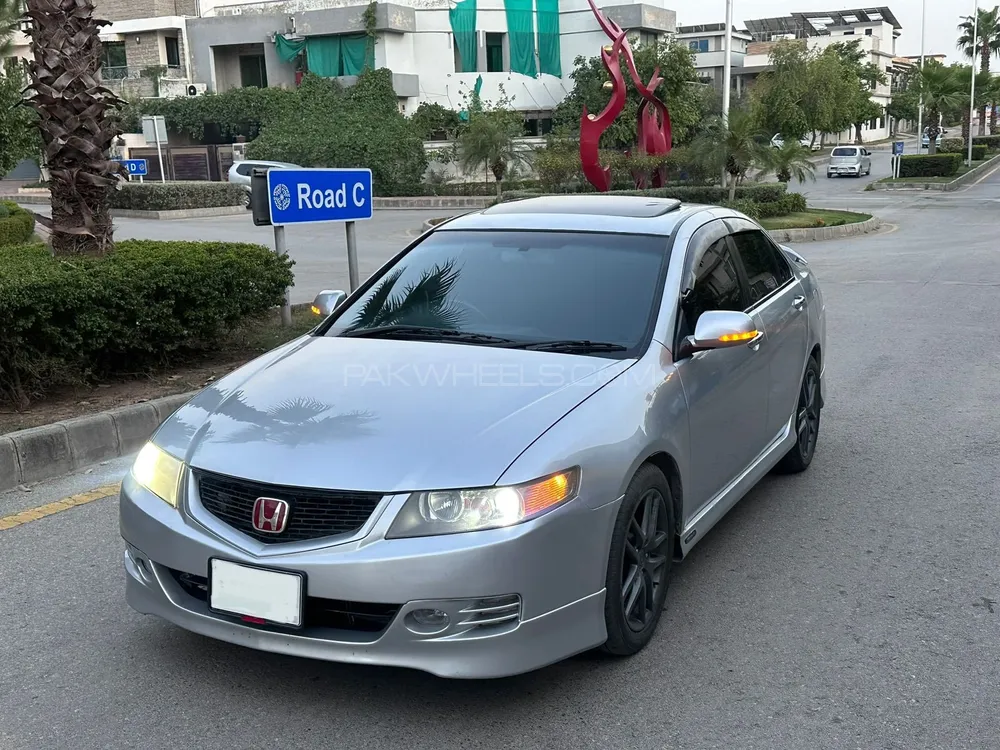 Honda Accord 2002 for Sale in Islamabad Image-1