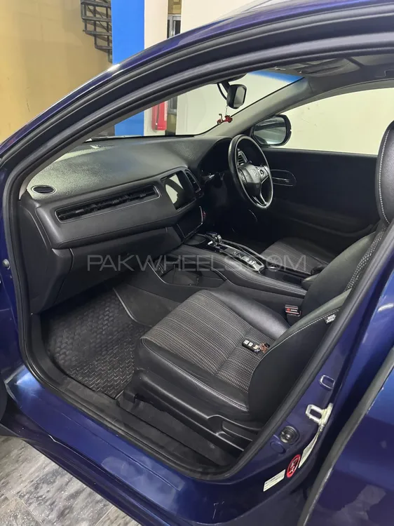Honda Vezel 2015 for Sale in Rawalpindi Image-1