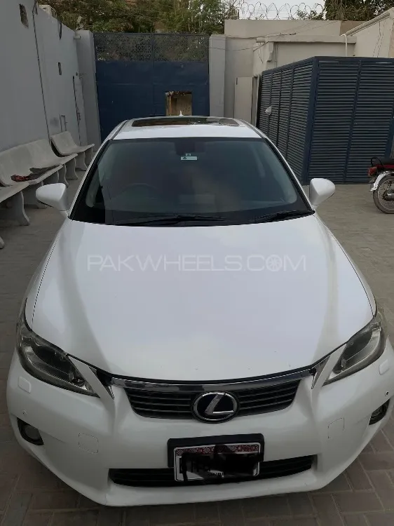 لیکزس سی ٹی 200 ایچ 2013 for Sale in کراچی Image-1