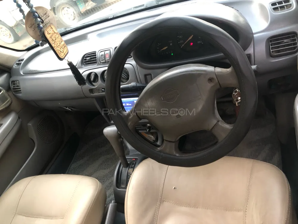 Nissan March 2001 for Sale in Karachi Image-1
