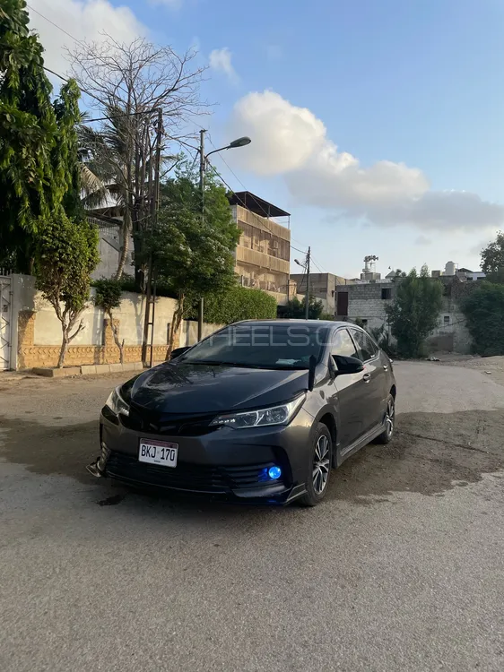 Toyota Corolla 2017 for Sale in Karachi Image-1