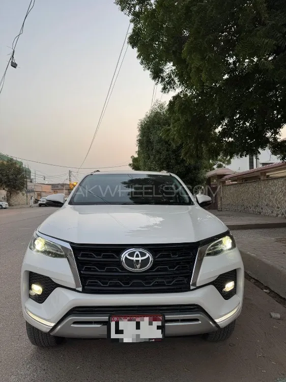Toyota Fortuner 2023 for Sale in Karachi Image-1