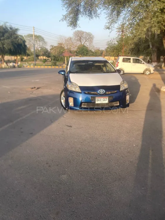 Toyota Prius 2010 for Sale in Multan Image-1