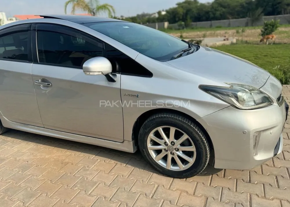 Toyota Prius 2014 for Sale in Islamabad Image-1