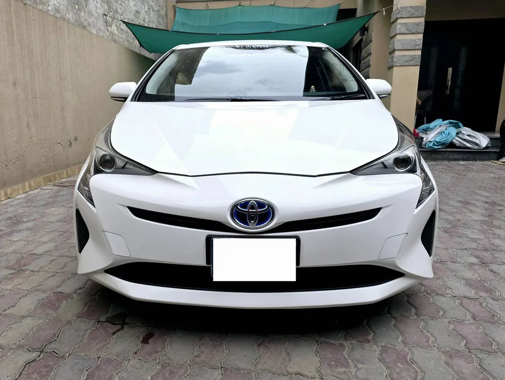Toyota Prius 2017 for Sale in Lahore Image-1
