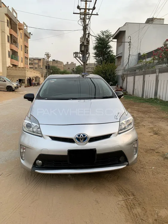 Toyota Prius 2013 for Sale in Karachi Image-1