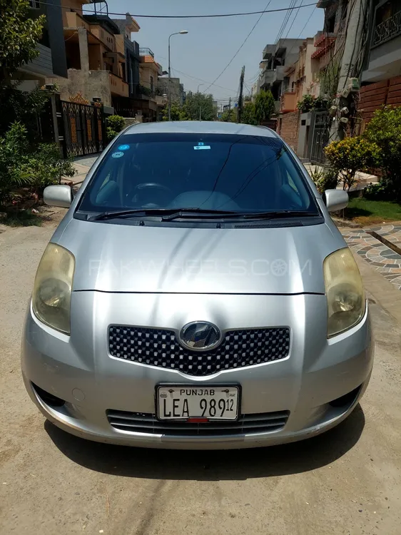 Toyota Vitz 2006 for Sale in Lahore Image-1