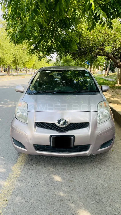 Toyota Vitz 2010 for Sale in Islamabad Image-1