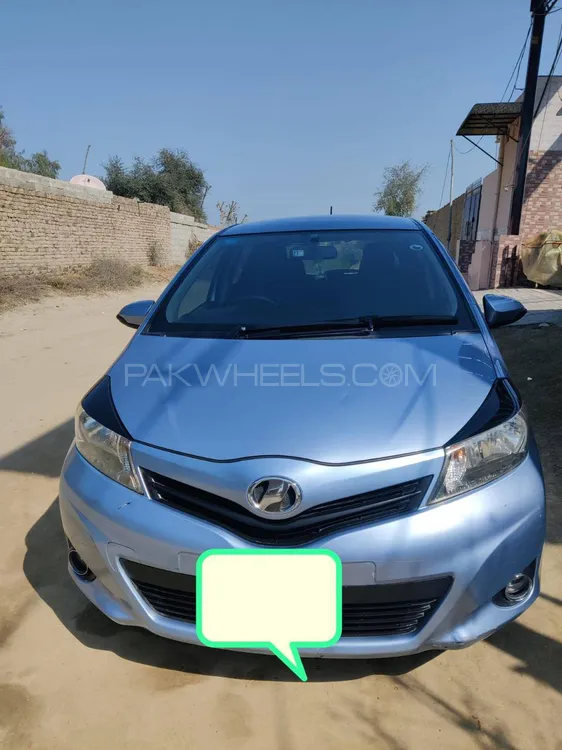 Toyota Vitz 2012 for Sale in Layyah Image-1