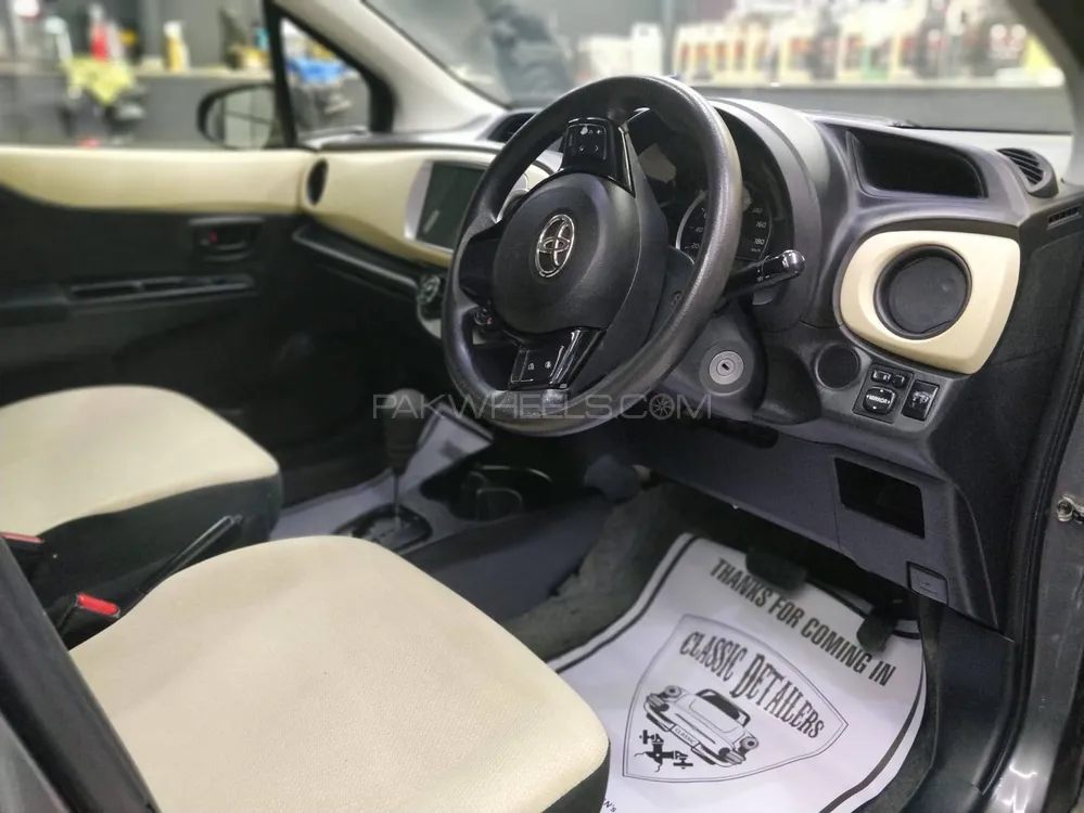Toyota Vitz 2014 for Sale in Islamabad Image-1