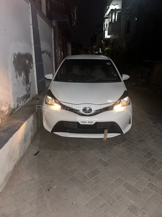 Toyota Vitz 2014 for Sale in Hyderabad Image-1