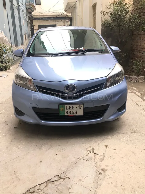 Toyota Vitz 2013 for Sale in Lahore Image-1