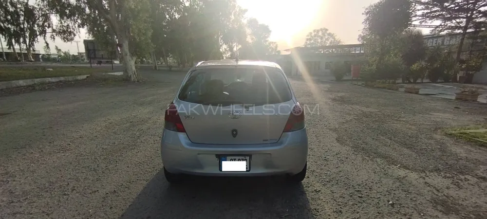 Toyota Vitz 2008 for Sale in Attock Image-1