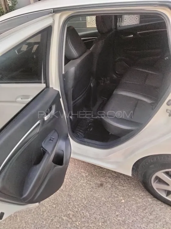 Honda Fit 2017 for Sale in Lahore Image-1