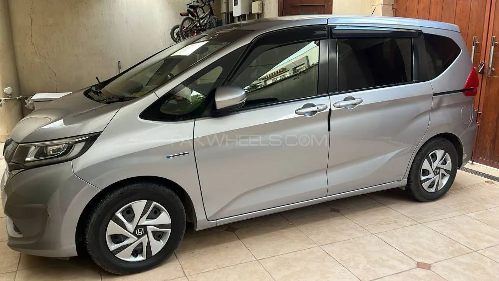 Honda Freed 2016 for Sale in Karachi Image-1