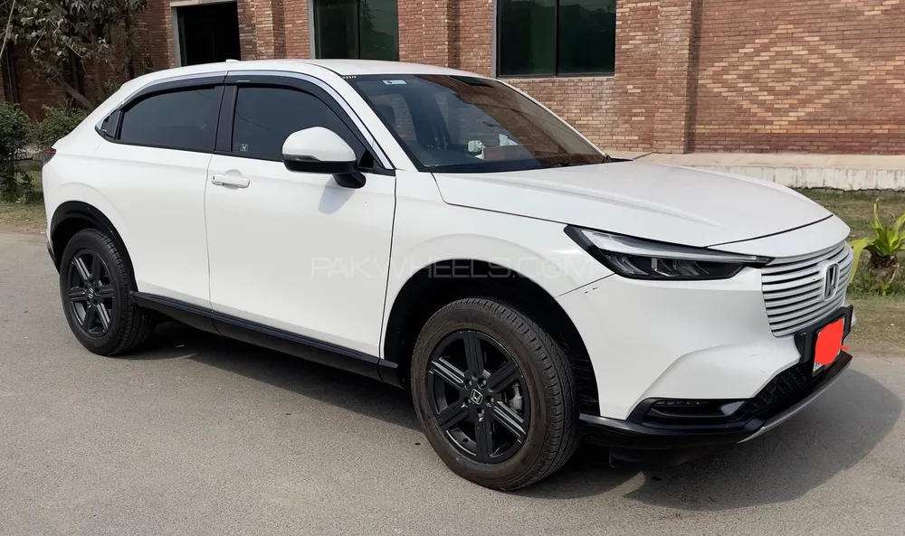 Honda HR-V 2023 for Sale in Burewala Image-1