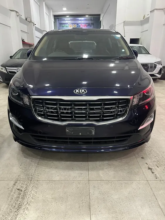 KIA Carnival 2018 for Sale in Karachi Image-1