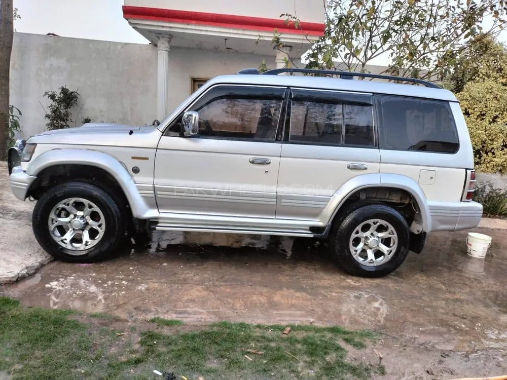 Mitsubishi Pajero 1992 for Sale in Phool nagar Image-1