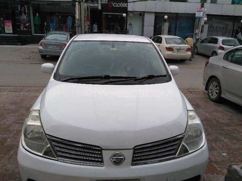 Nissan Tiida 2009 for Sale in Lahore Image-1