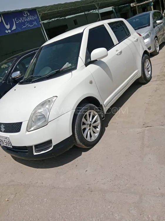 Suzuki Swift 2011 for Sale in Mian Wali Image-1