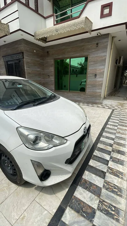 Toyota Aqua 2017 for Sale in Gujranwala Image-1