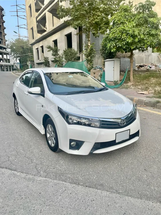 Toyota Corolla 2015 for Sale in Islamabad Image-1