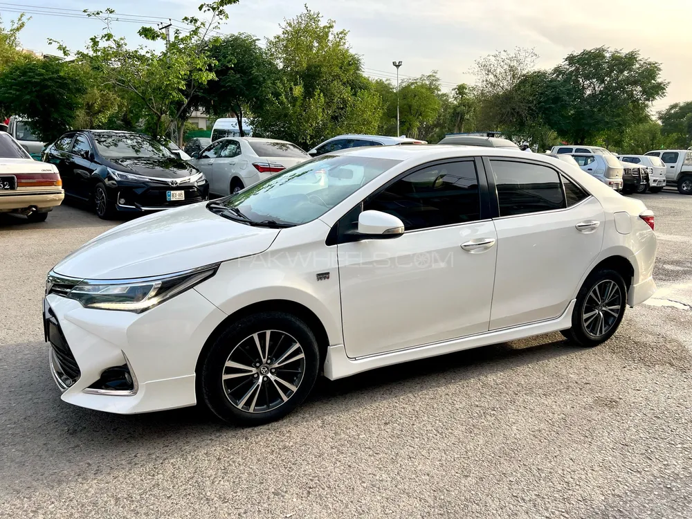 Toyota Corolla 2018 for Sale in Islamabad Image-1