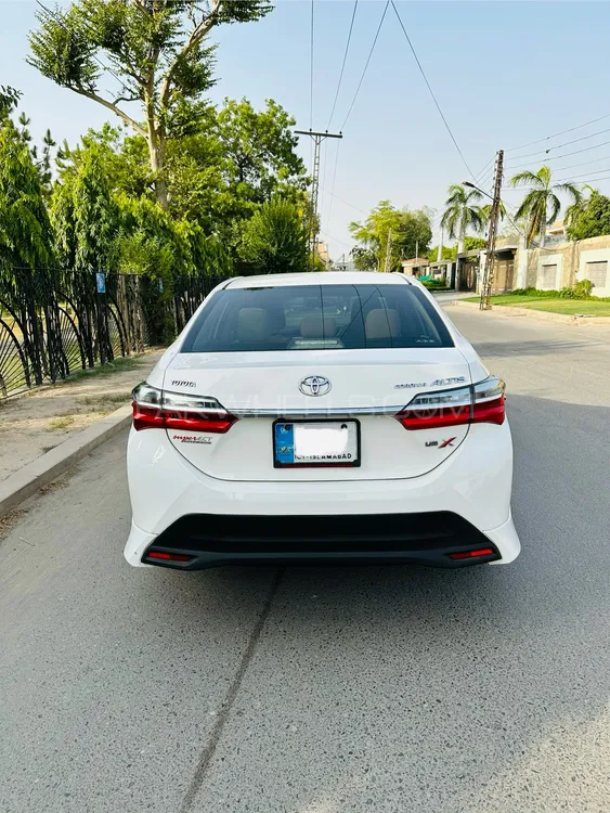 Toyota Corolla 2021 for Sale in Faisalabad Image-1