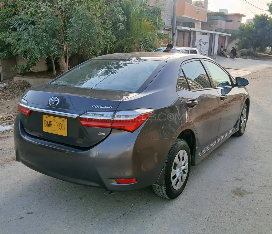 Toyota Corolla 2018 for Sale in Karachi Image-1