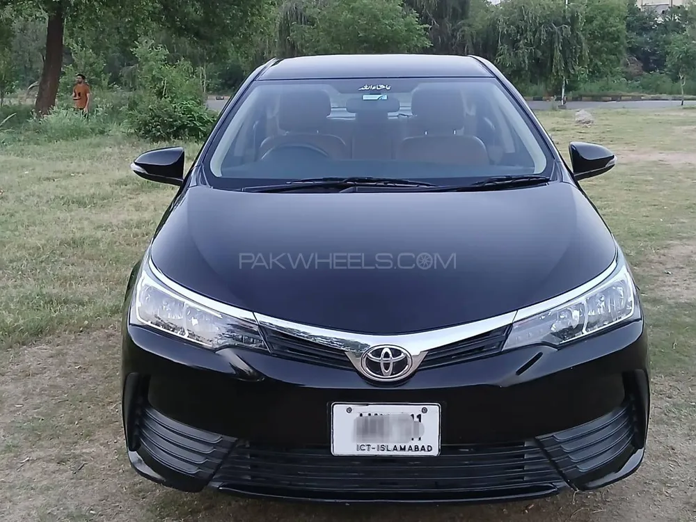 Toyota Corolla 2018 for Sale in Islamabad Image-1