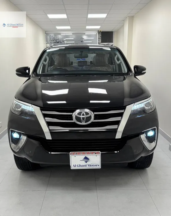 Toyota Fortuner 2019 for Sale in Karachi Image-1