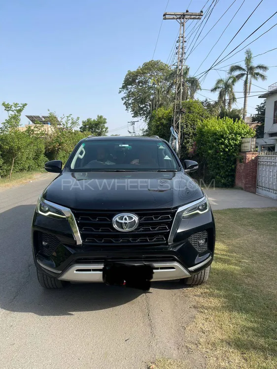 Toyota Fortuner 2021 for Sale in Lahore Image-1
